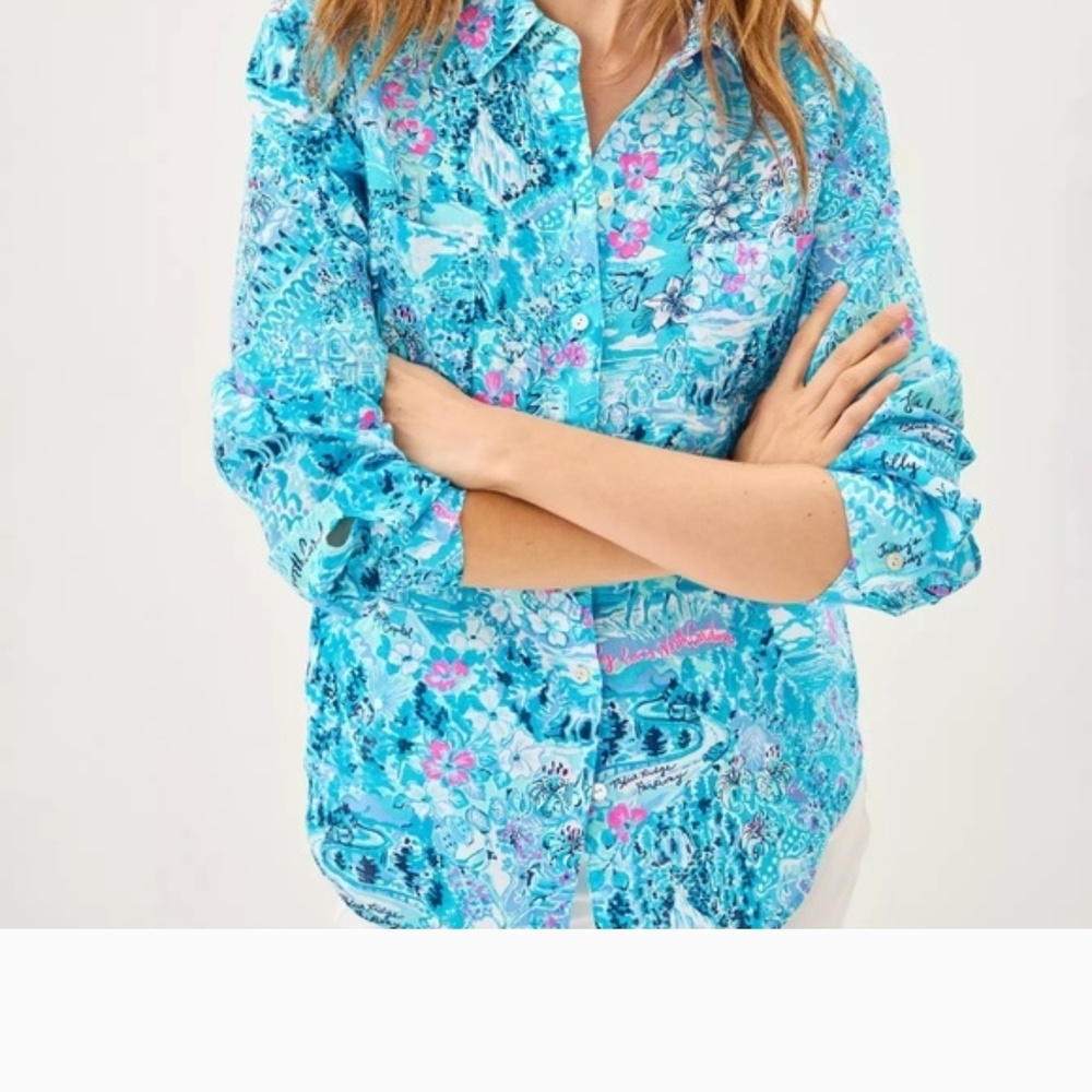 Women's Blue Floral Button-Up Shirt New Never use never Open Size small